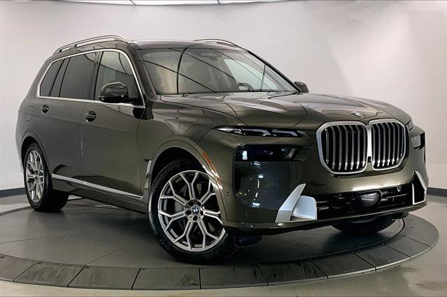 Vehicle image 4 of 33