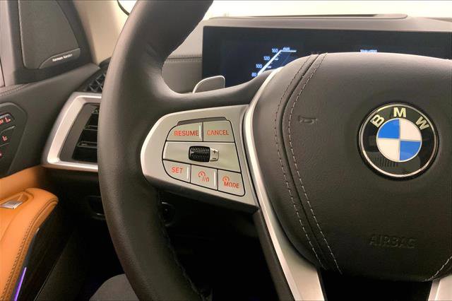 Vehicle image 19 of 33
