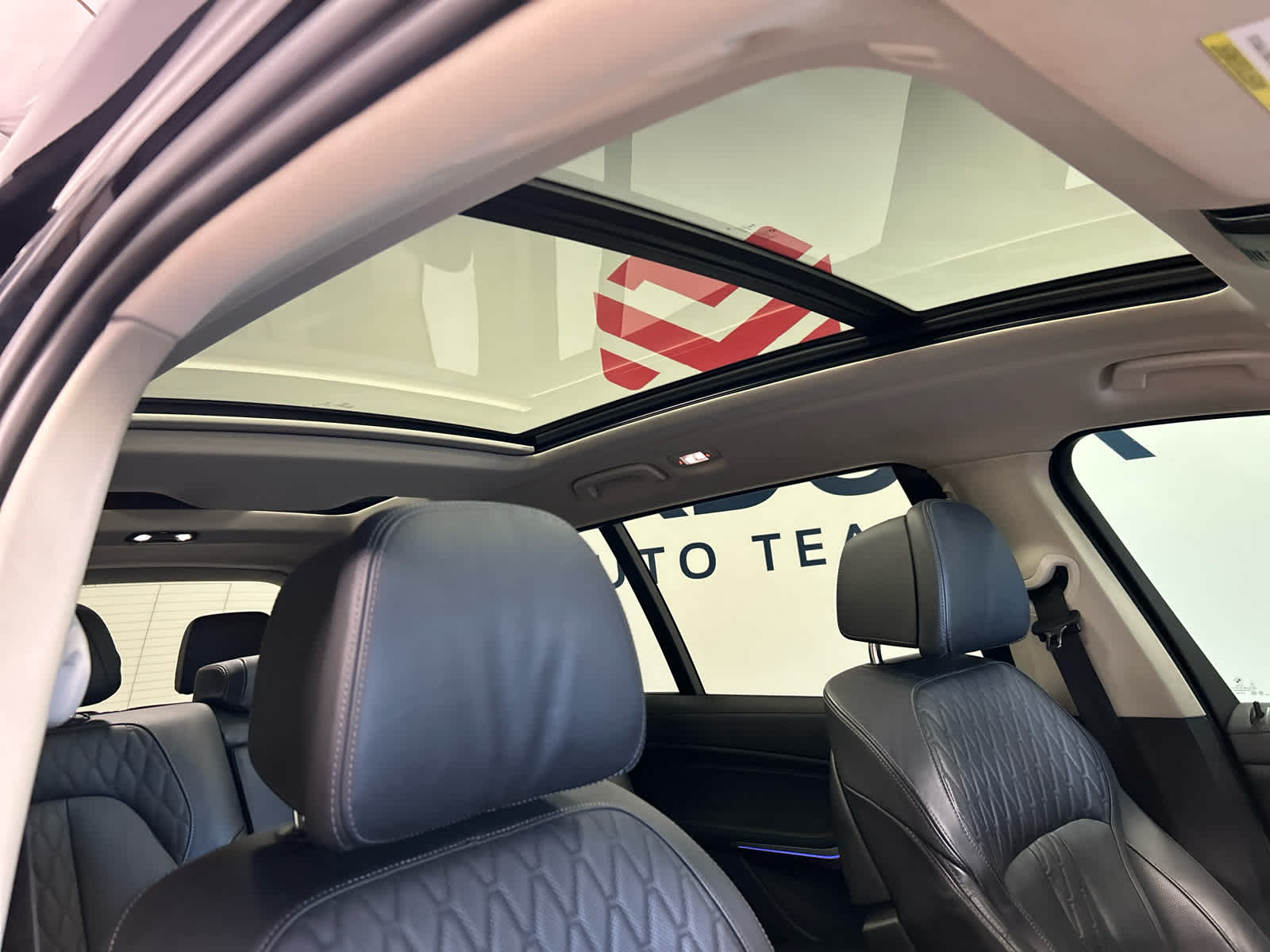 Vehicle image 52 of 55