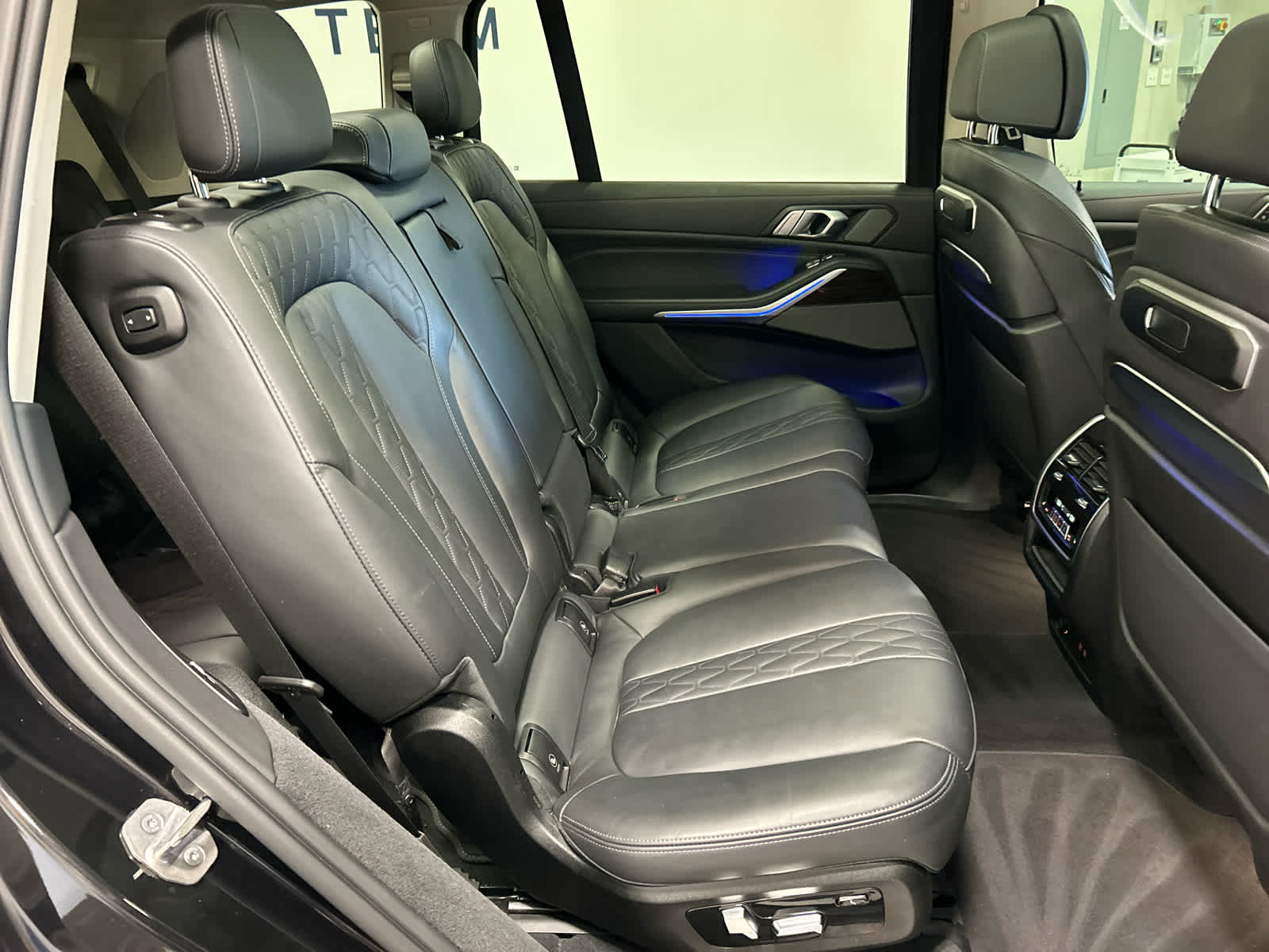 Vehicle image 54 of 55