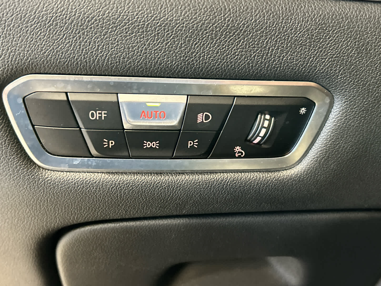 Vehicle image 40 of 55