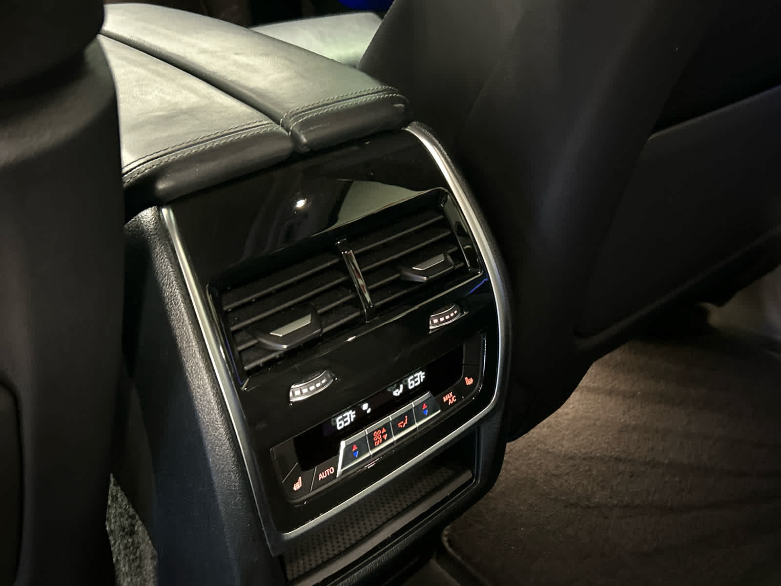 Vehicle image 34 of 55