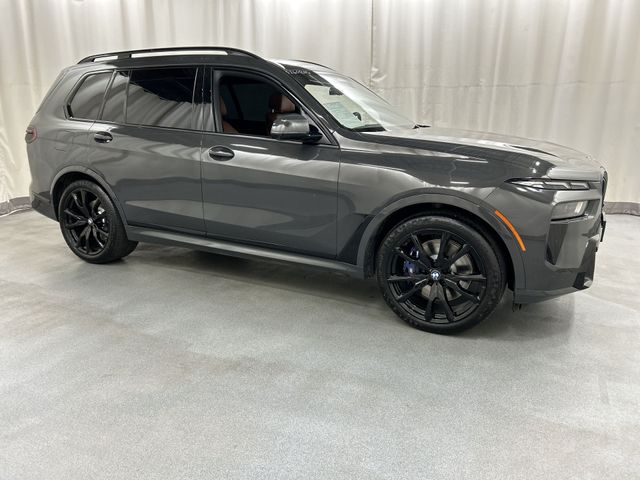 2023 BMW X7 xDrive40i Image 3 of 31