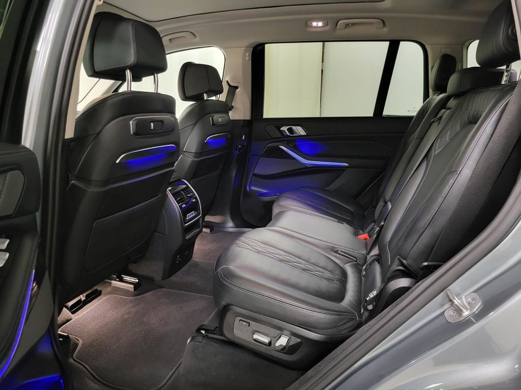 Vehicle image 16 of 35