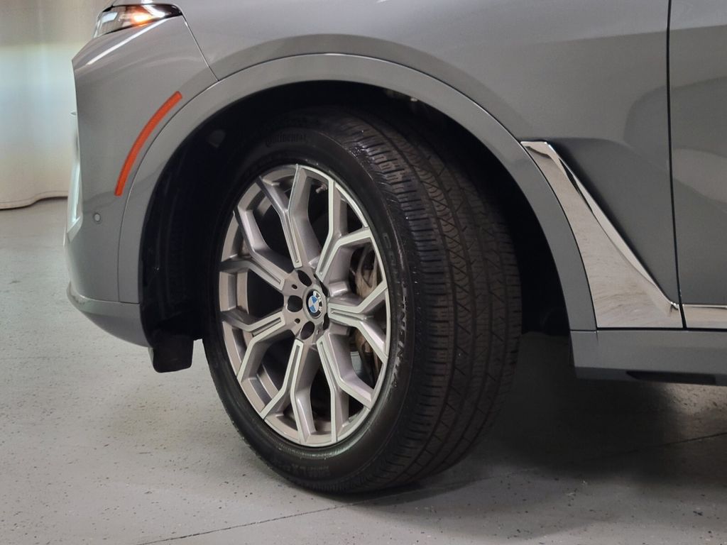 Vehicle image 34 of 35