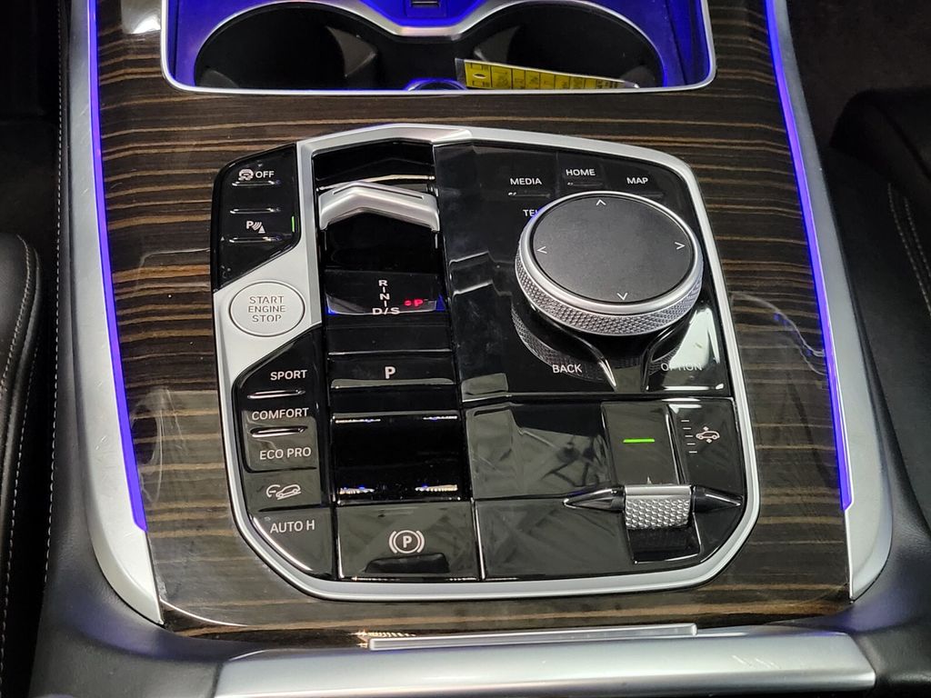 Vehicle image 22 of 35