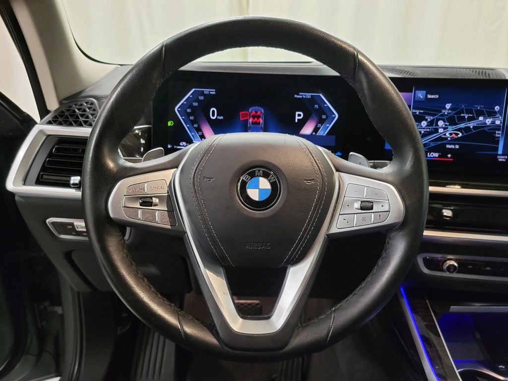 Vehicle image 31 of 35