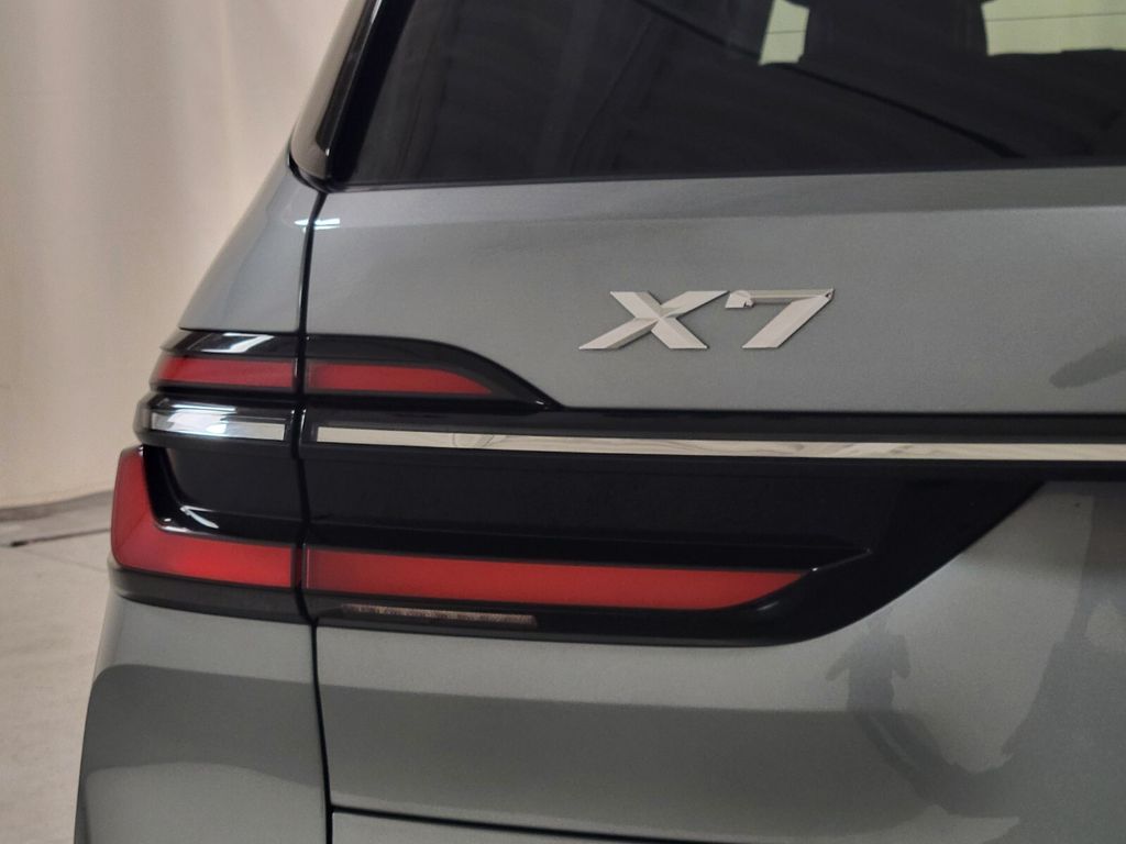 Vehicle image 10 of 35