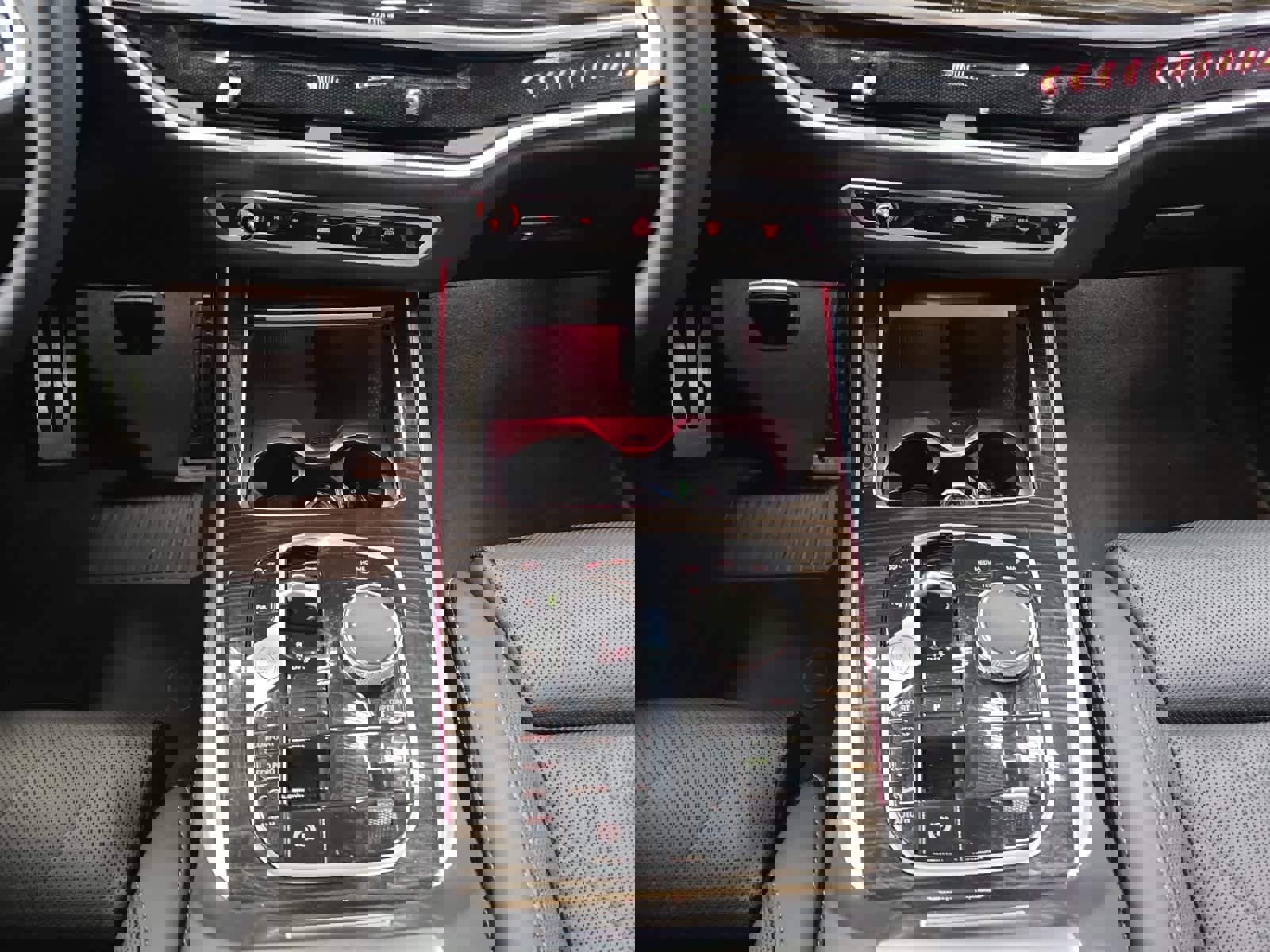Vehicle image 17 of 20