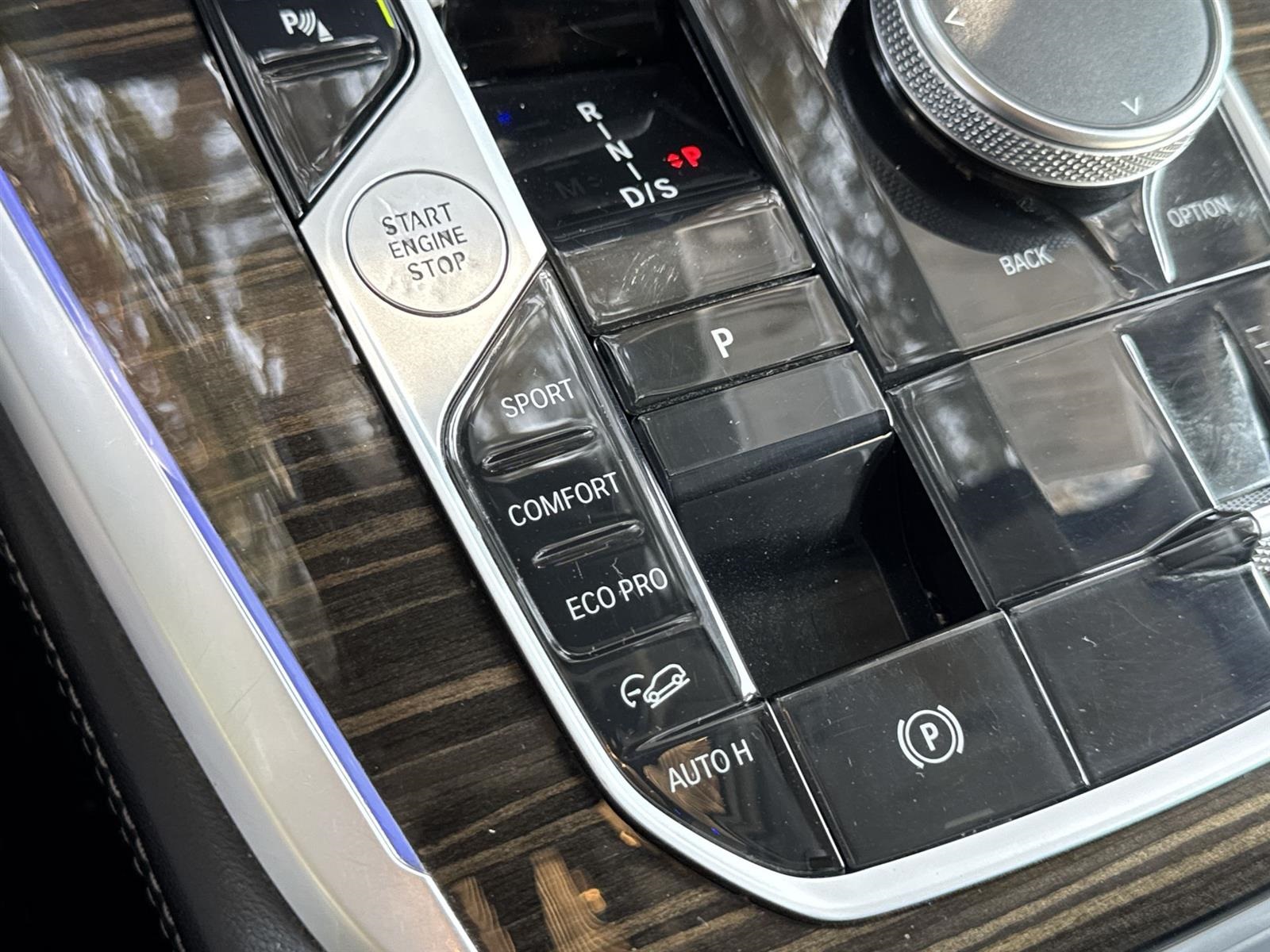 Vehicle image 19 of 39
