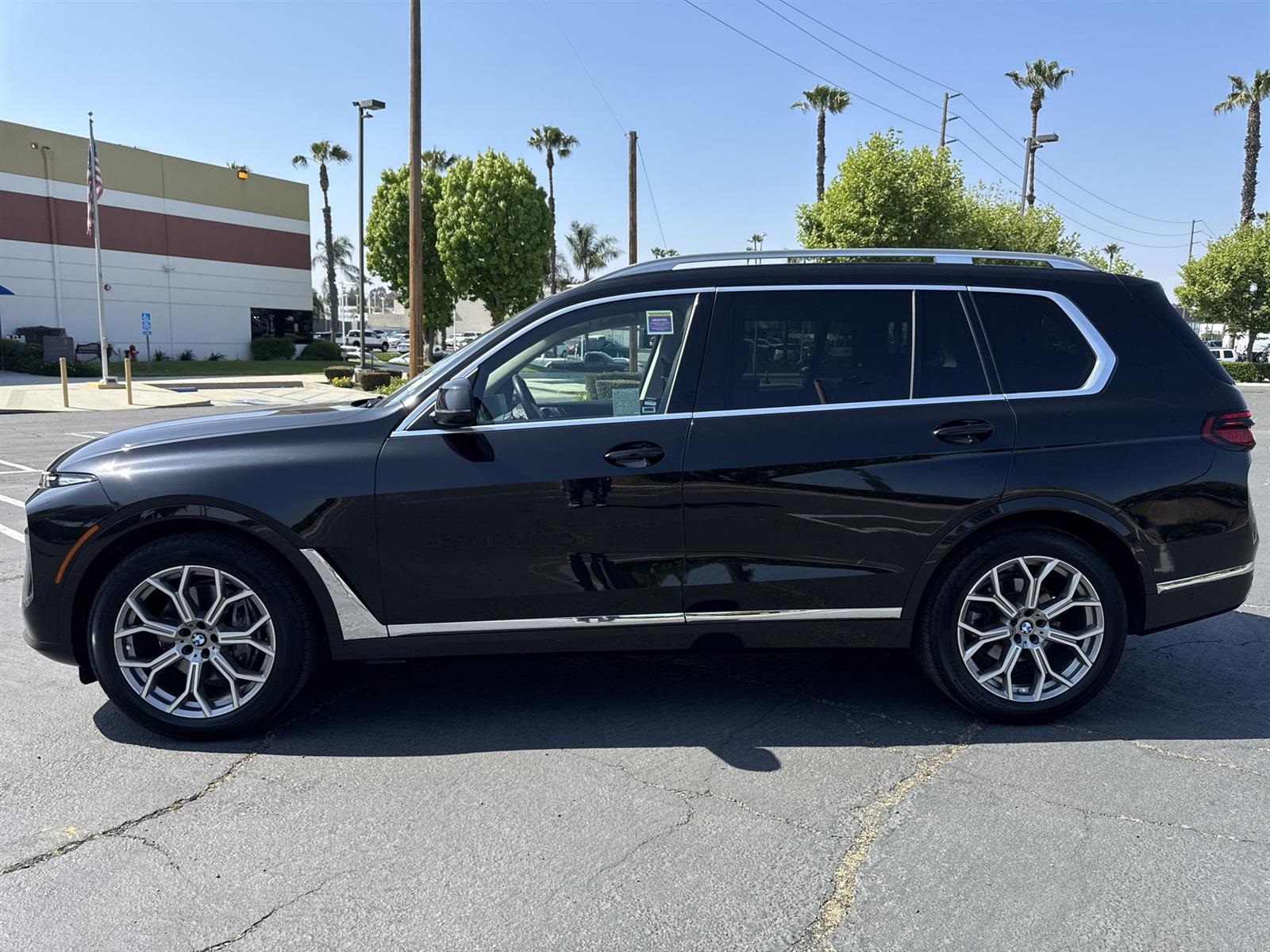 Vehicle image 6 of 39