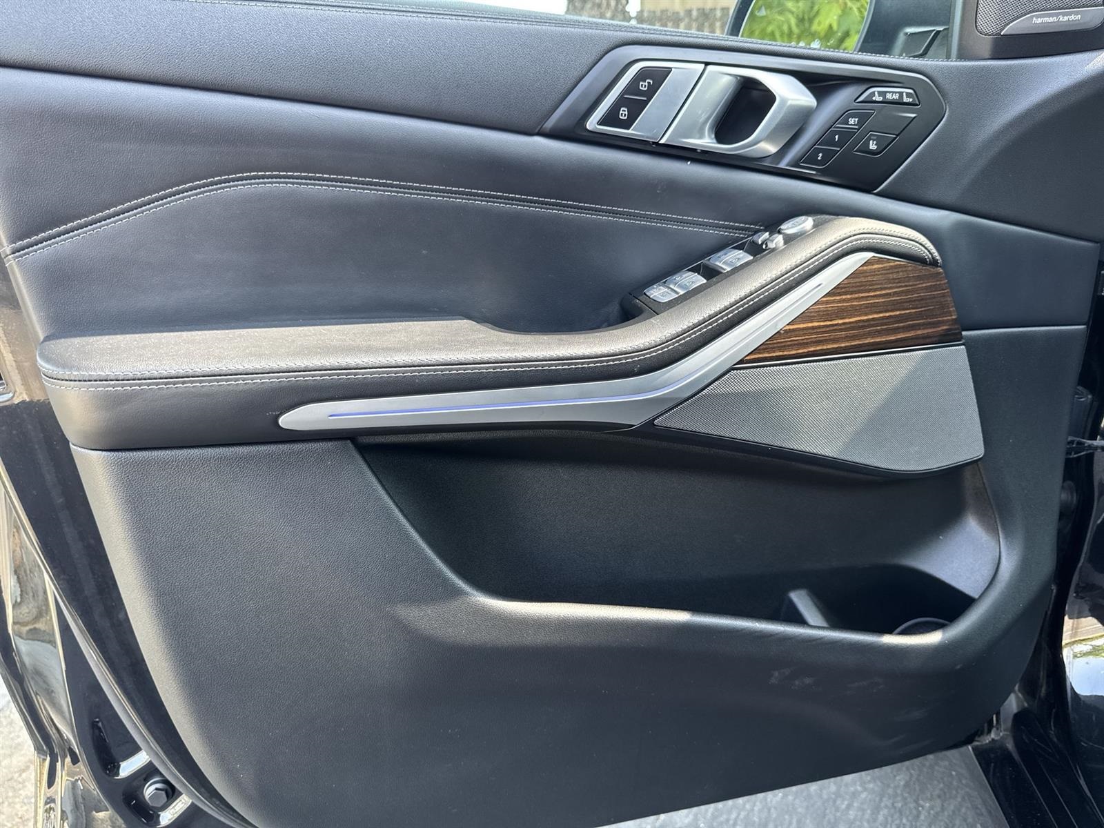 Vehicle image 22 of 39