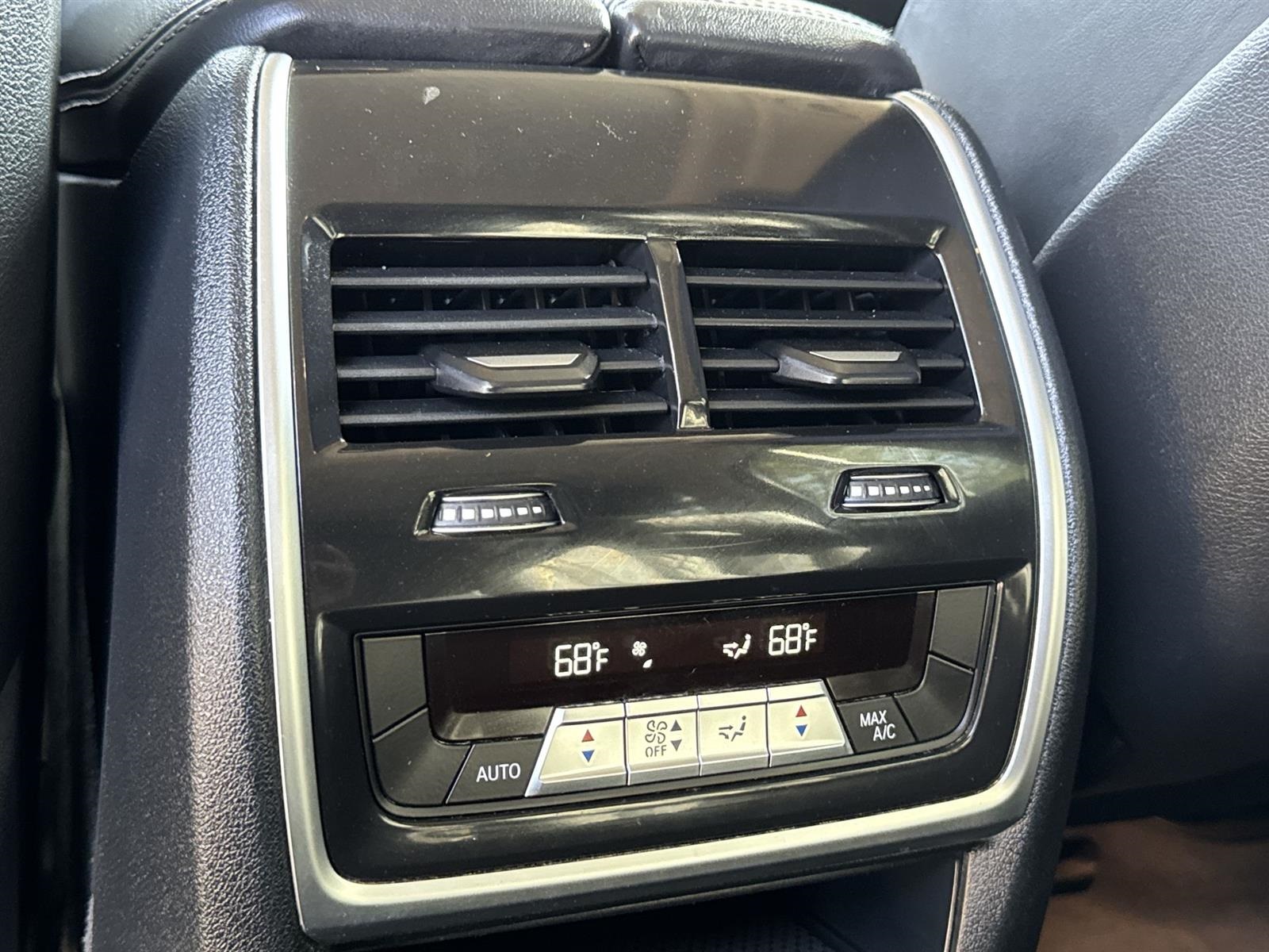Vehicle image 30 of 39