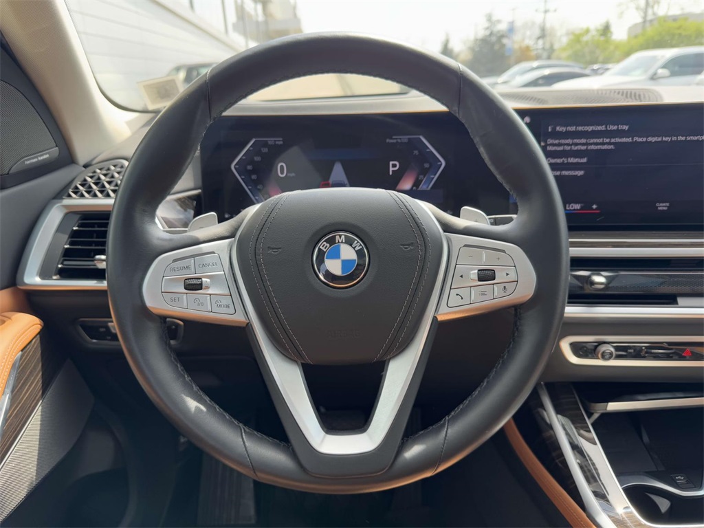 Vehicle image 10 of 20