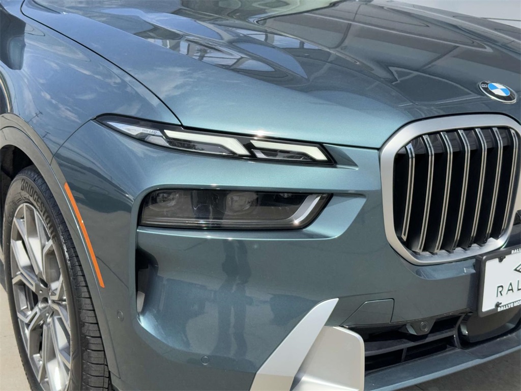 Vehicle image 15 of 20