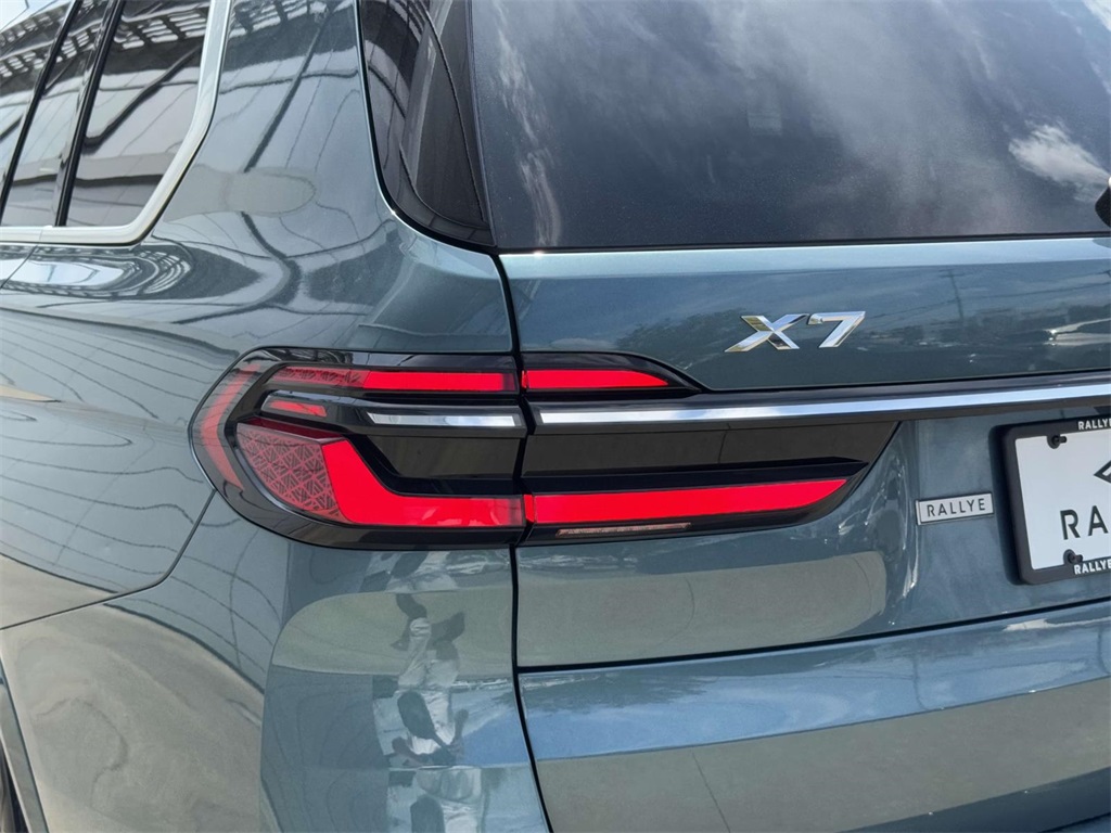 Vehicle image 17 of 20