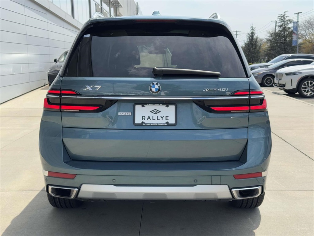 Vehicle image 5 of 20