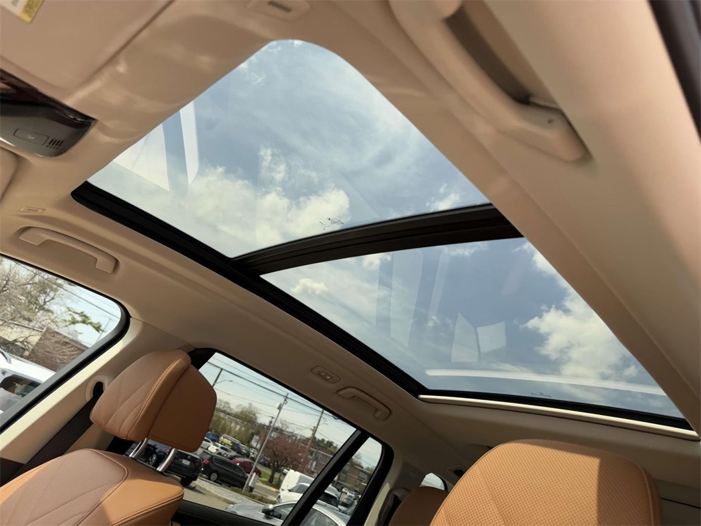 Vehicle image 14 of 20