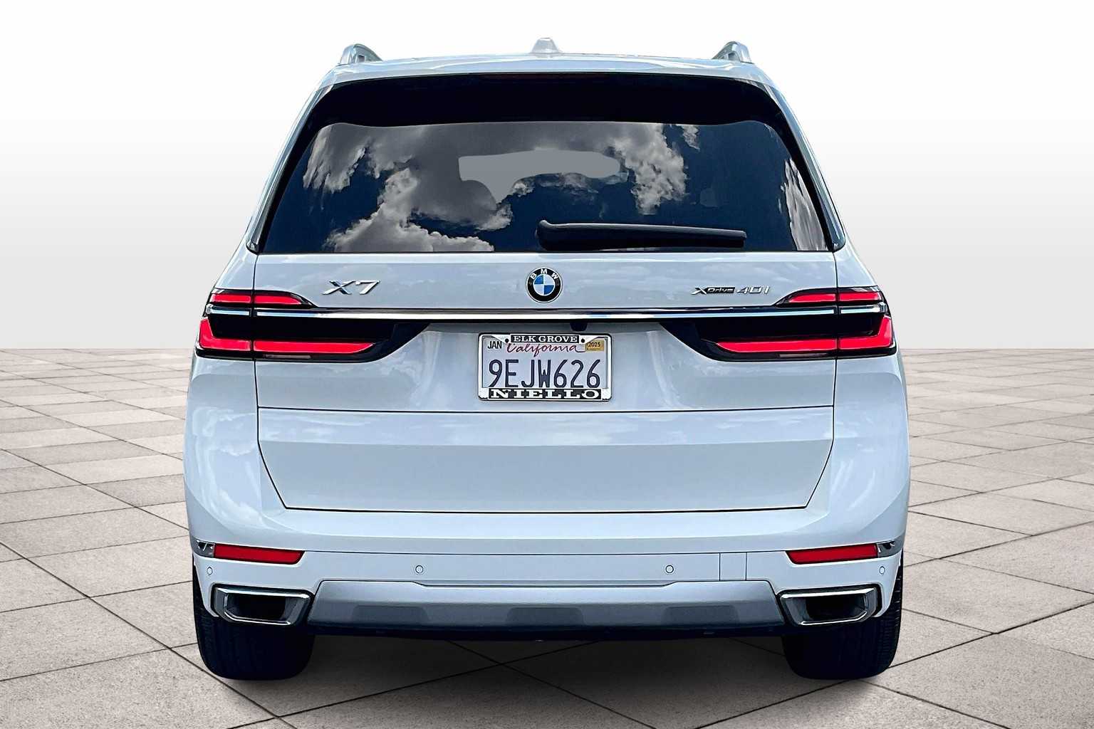 Vehicle image 5 of 33