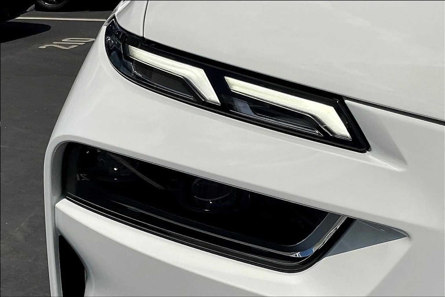 Vehicle image 28 of 33