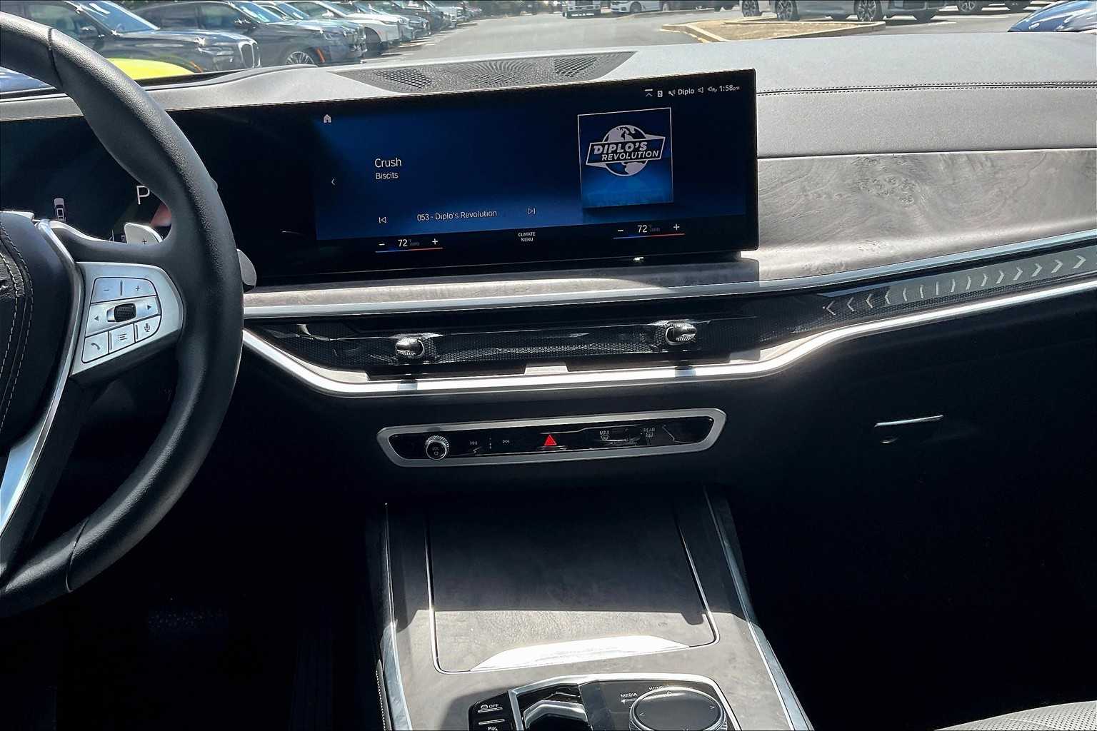 Vehicle image 8 of 33