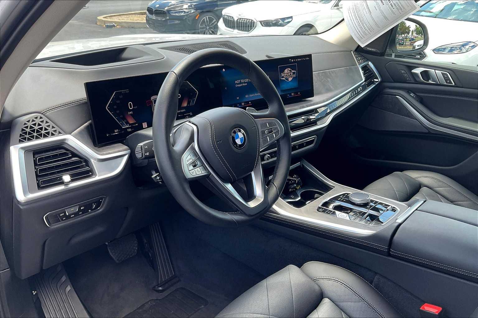 Vehicle image 13 of 33