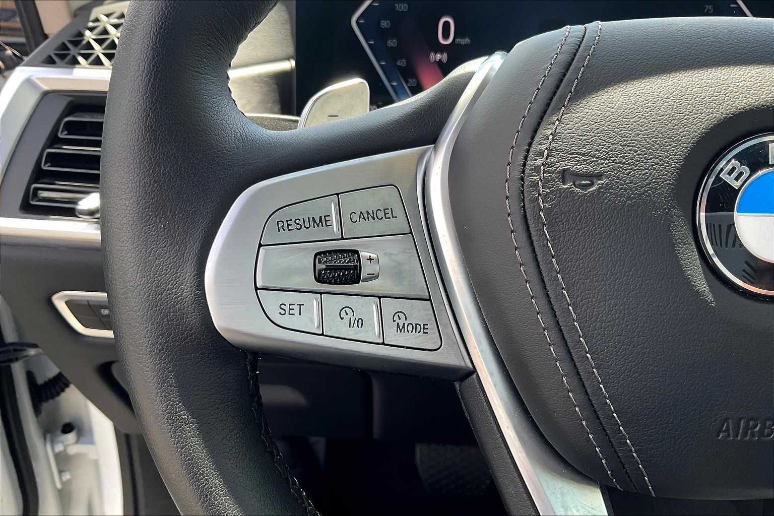 Vehicle image 17 of 33