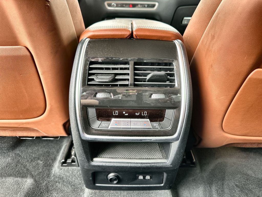 Vehicle image 22 of 36