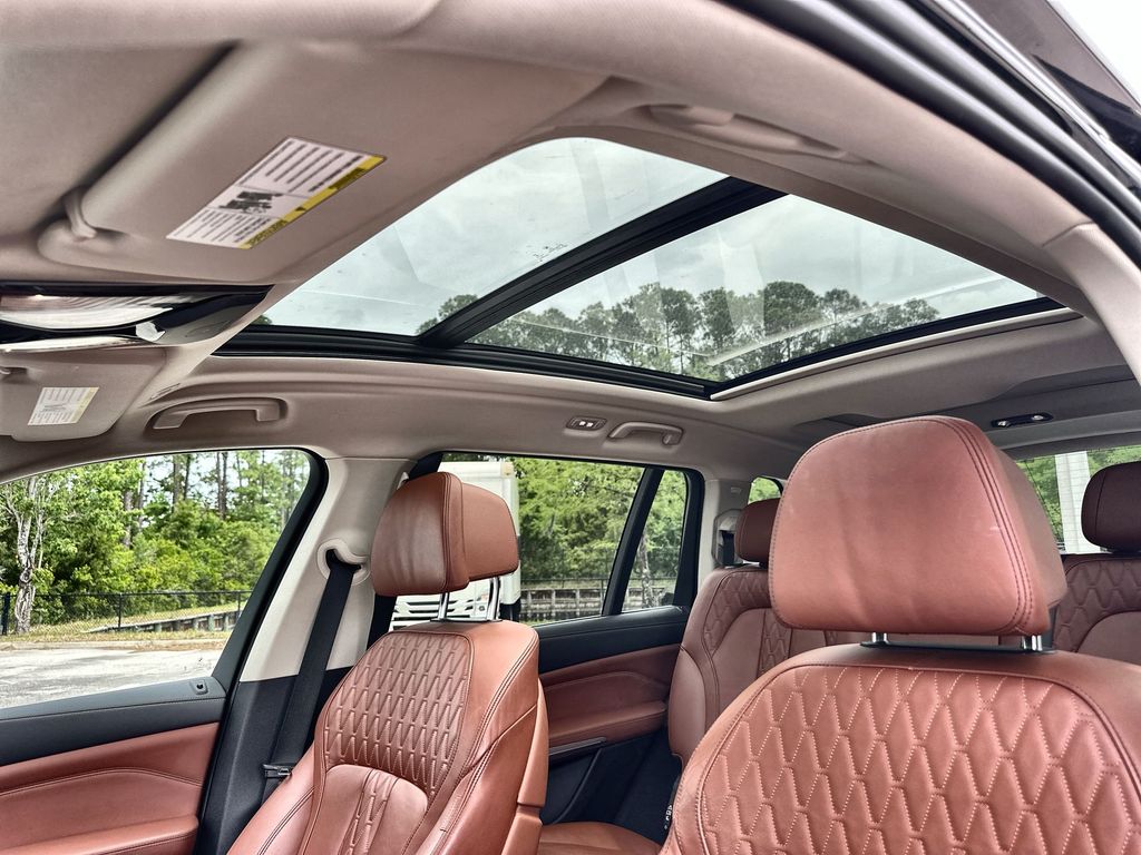 Vehicle image 19 of 36