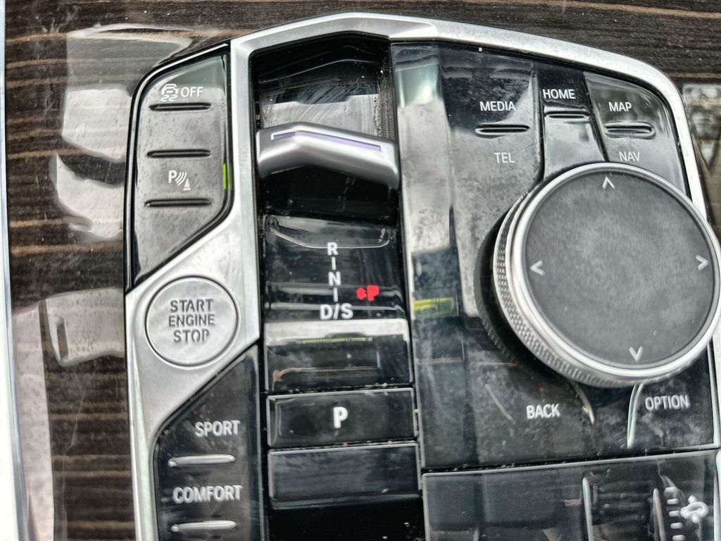Vehicle image 16 of 36