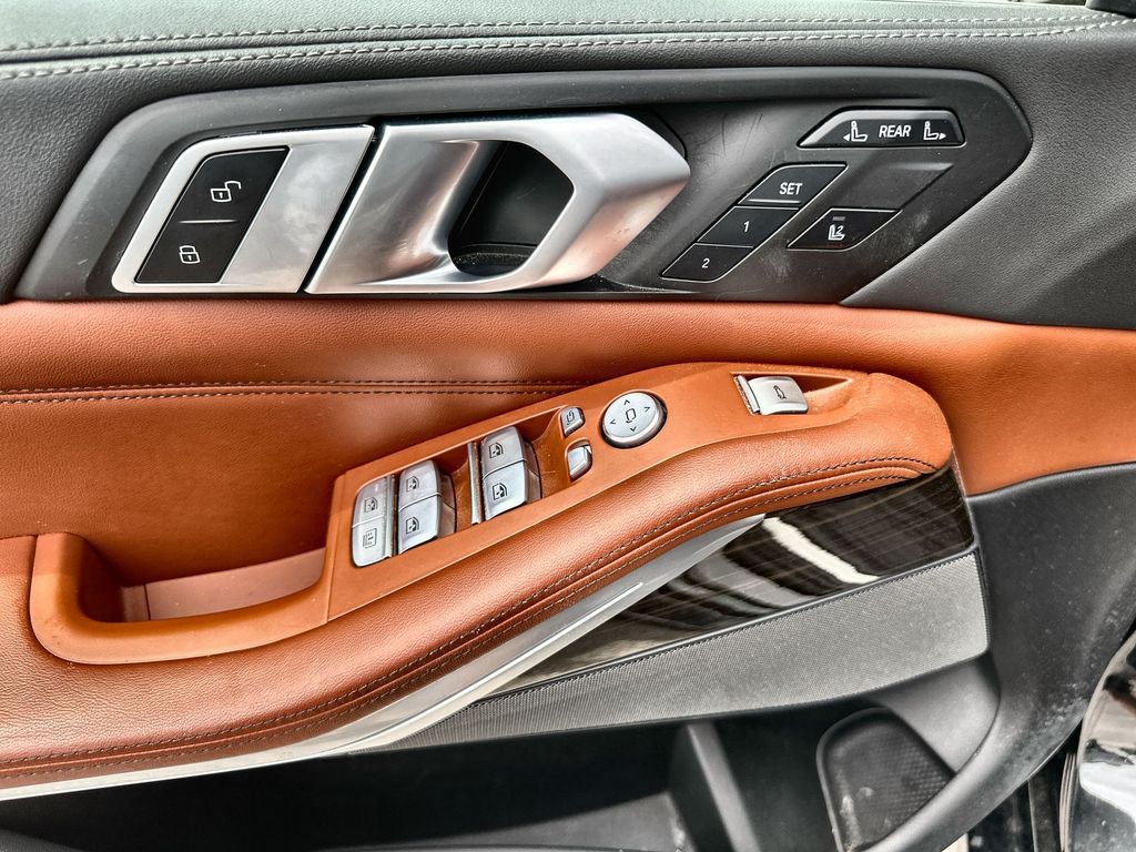 Vehicle image 24 of 36