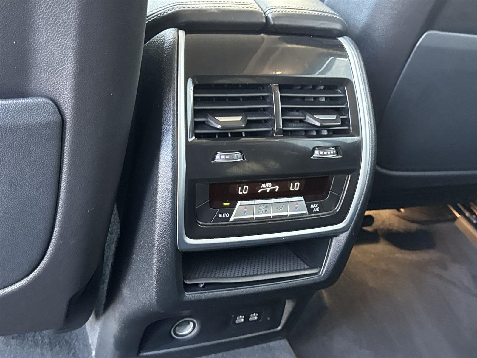 Vehicle image 29 of 36