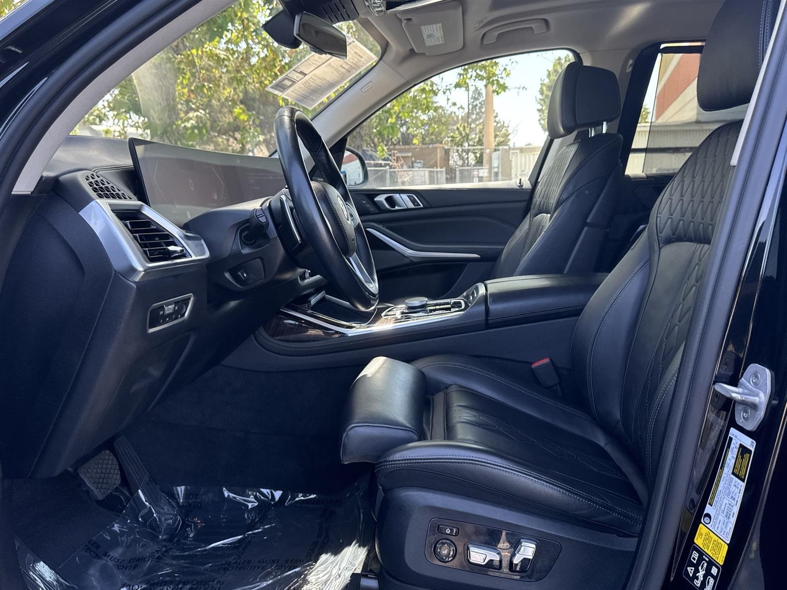 Vehicle image 24 of 36