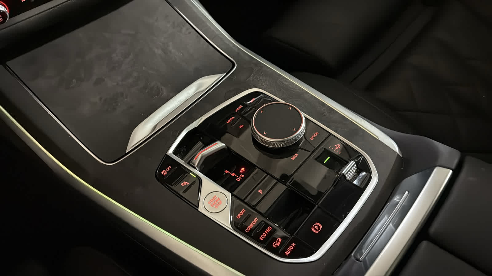 Vehicle image 20 of 34