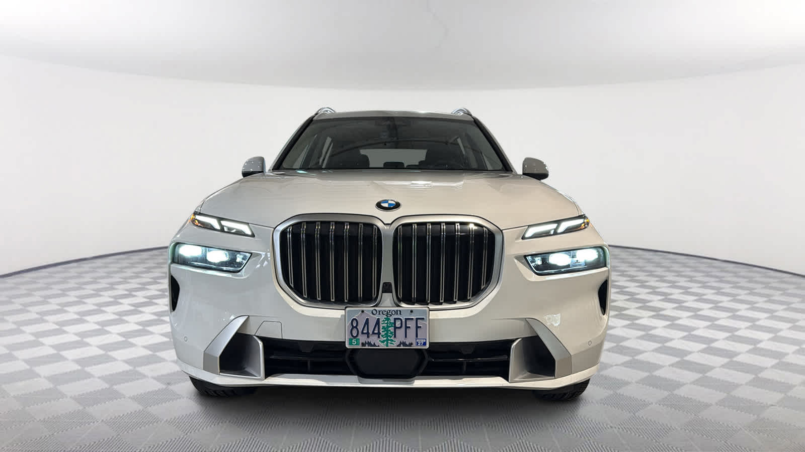 Vehicle image 2 of 34