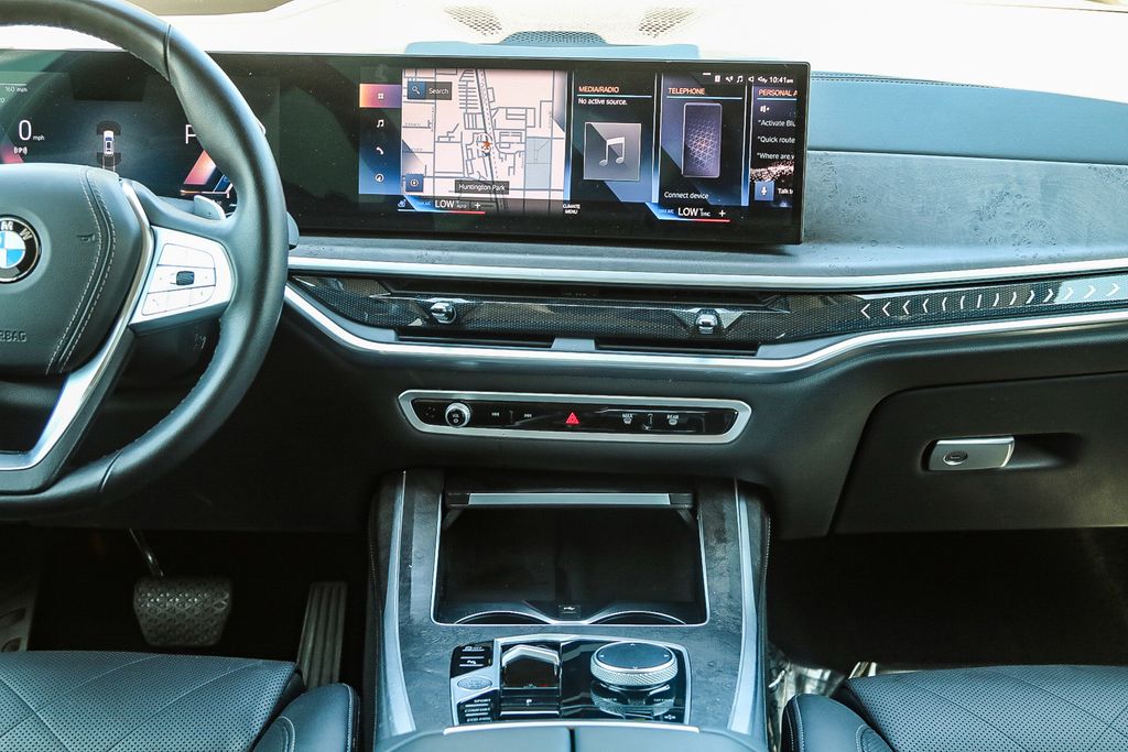 Vehicle image 13 of 29