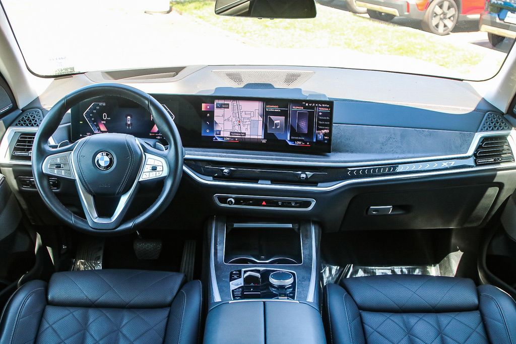 Vehicle image 12 of 29