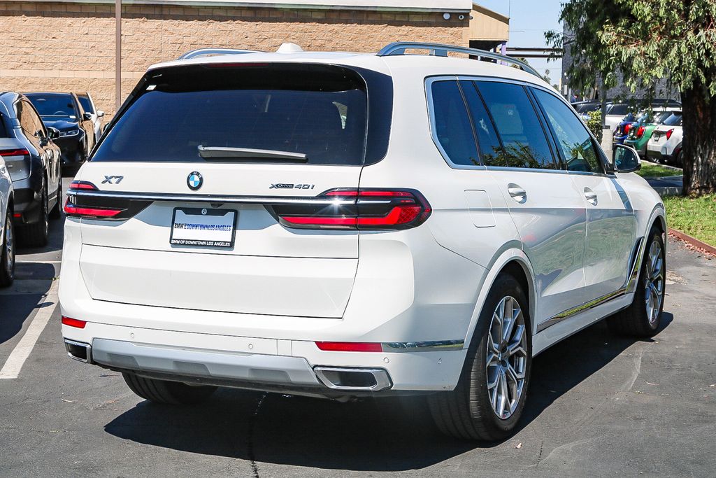 Vehicle image 4 of 29