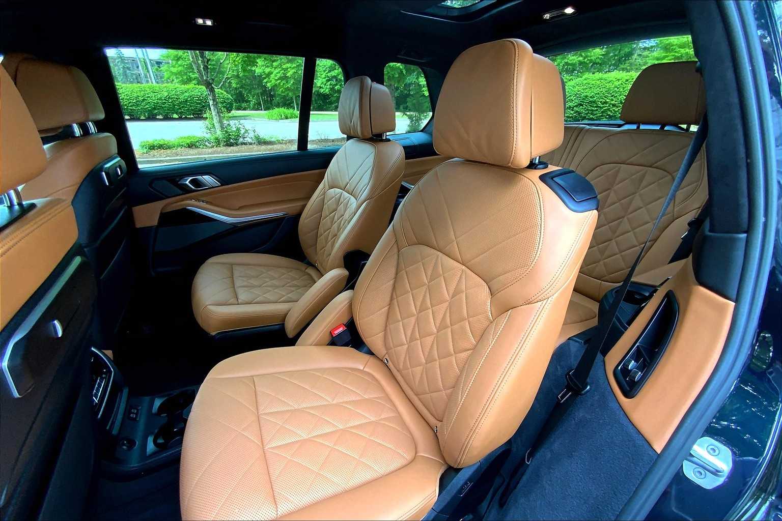 Vehicle image 20 of 31