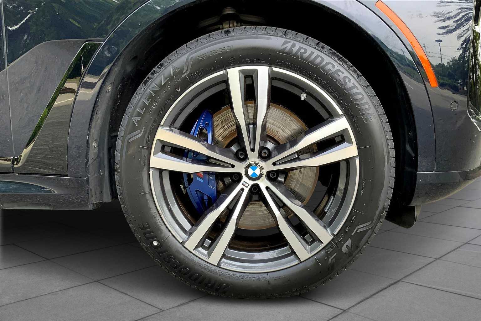 Vehicle image 12 of 31