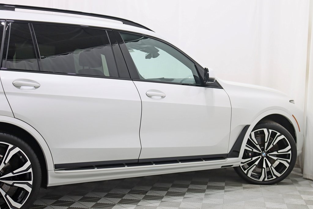 Vehicle image 5 of 46