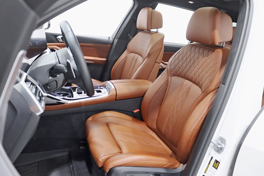 Vehicle image 15 of 46