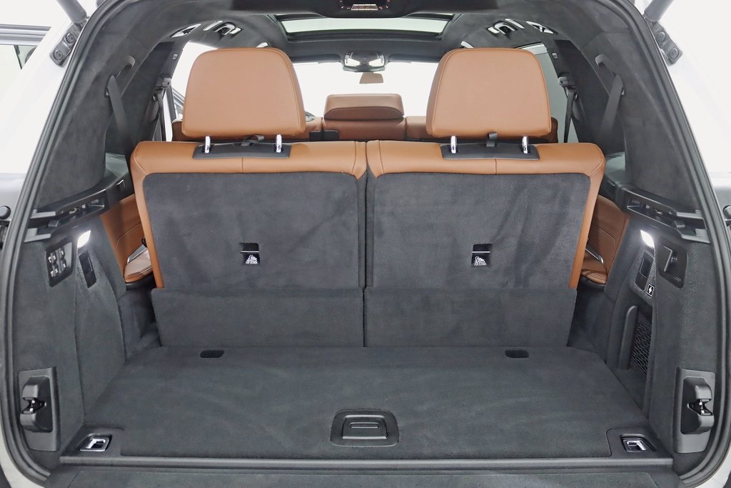 Vehicle image 11 of 46