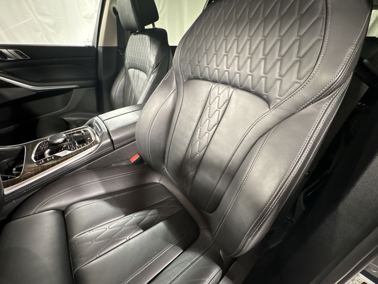 Vehicle image 20 of 36