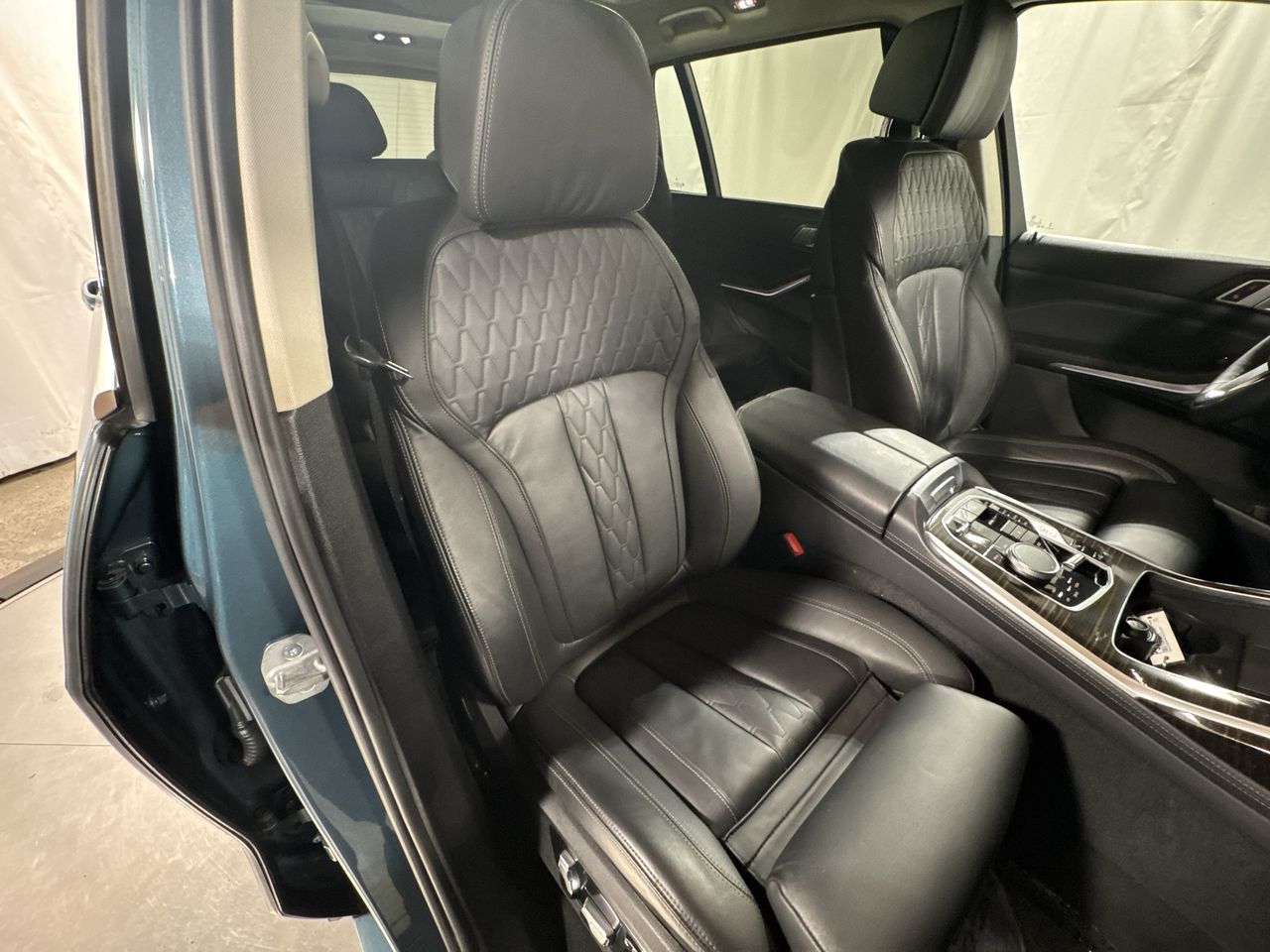 Vehicle image 18 of 36