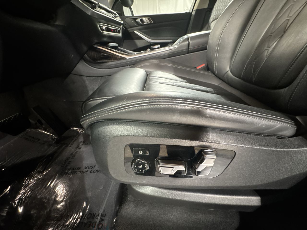 Vehicle image 27 of 36