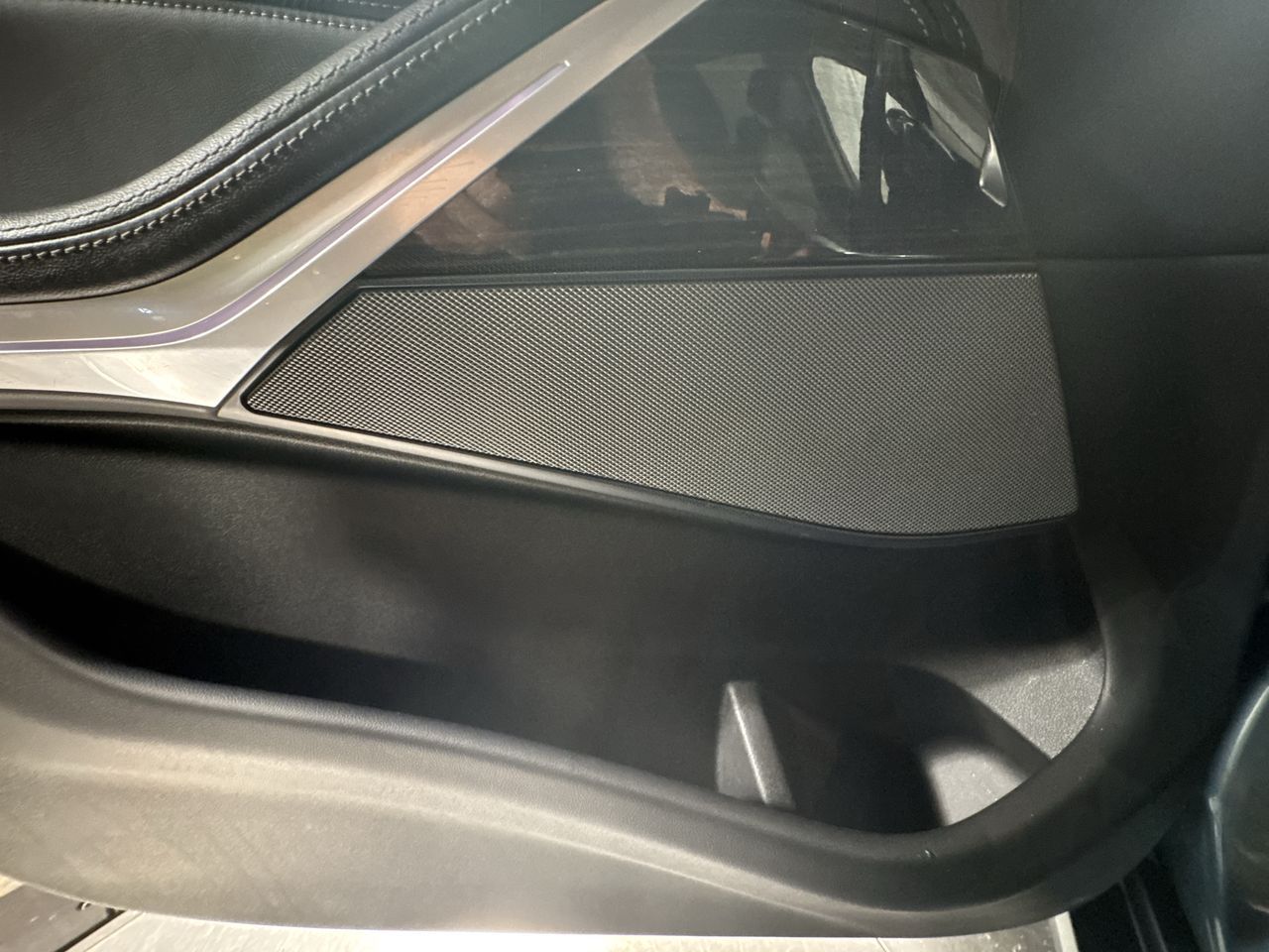 Vehicle image 29 of 36