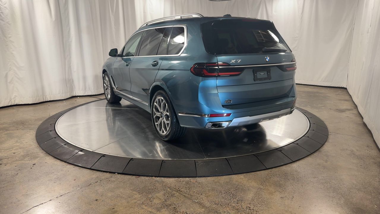 Vehicle image 8 of 36