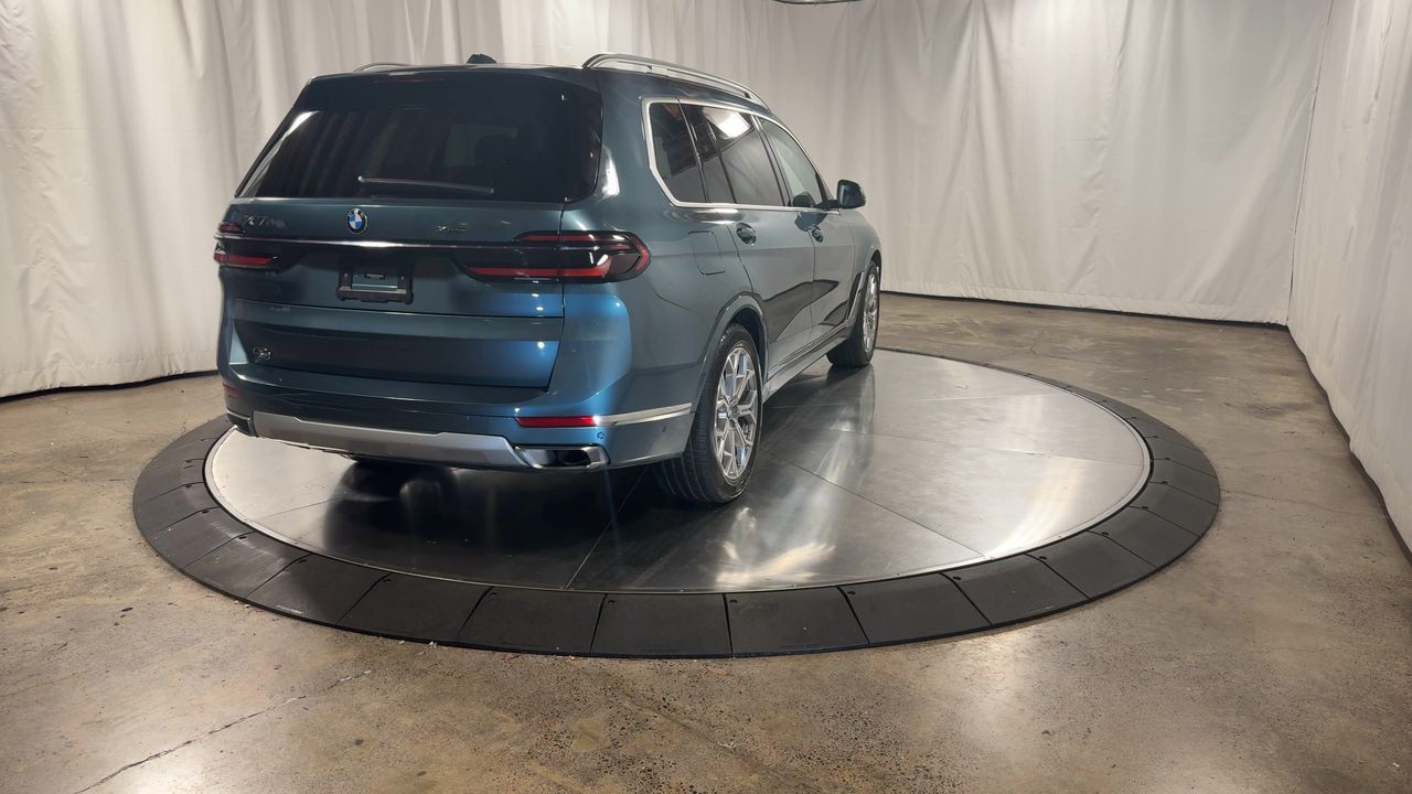 Vehicle image 7 of 36