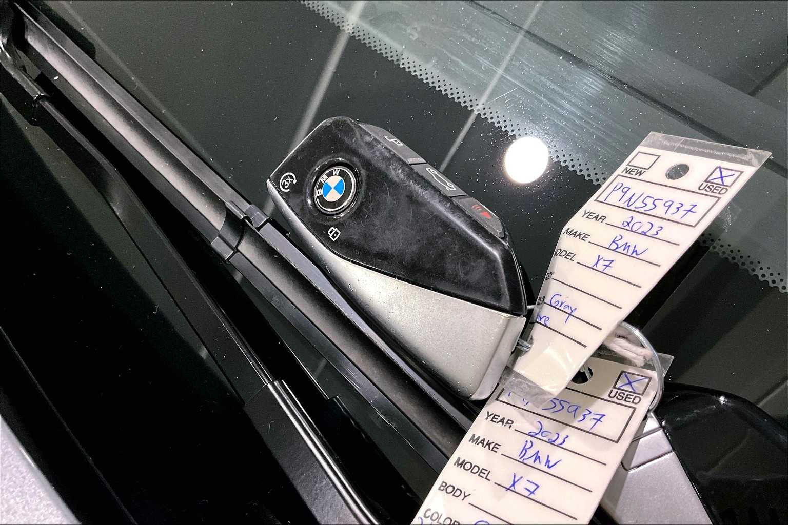 Vehicle image 14 of 35